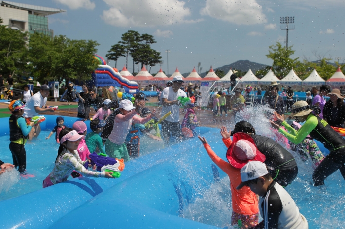 한국마사회 렛츠런파크 부산경남은 8월 성수기 시즌을 맞아 1일과 2일, 15일 등 행사를 확대 운영한다고 밝혔다(사진 제공= 렛츠런파크 부산경남).