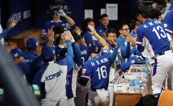 한국 야구 대표팀은 ‘2019 세계야구소프트볼연맹(WBSC) 프리미어12’ C조 조별 리그 2차전 캐나다와의 경기에서 3-1로 승리했다(사진= 연합뉴스).