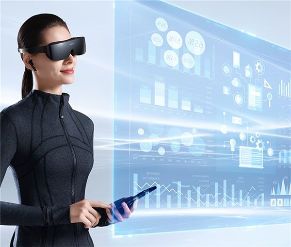 화웨이 신제품인 초경량의 VR Glass를 선보이고 있다. 사진제공=华为