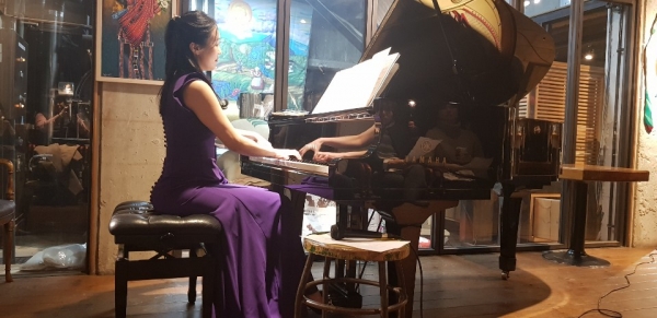 2월 13일 분당 핸드드립 커피숍 가비양에서 열린 피아니스트 강소연의 '가락' 살롱콘서트