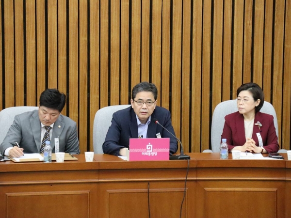 문준용 씨가 아파트 시세차익을 얻은 것을 지적한 곽상도 의원에 김남국 의원이 반박했다(사진= 곽상도 의원 페이스북).