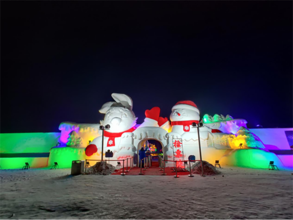 밤에 살펴보는 무단장설보(雪堡, Snow Castle)의 모습, 사진제공=黑龙江日报