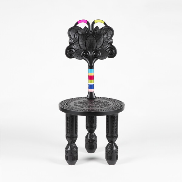 Dohanism Chair 2023 110x50cm 오동나무조각명주실 / 갤러리 제공