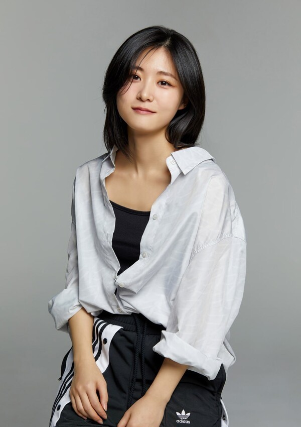 클래식 기타리스트이자 싱어송라이터 장하은, 유니콘트로피엔터테인먼트와 전속 계약 체결!